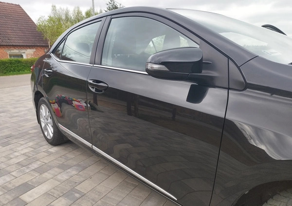 Toyota Corolla cena 46900 przebieg: 190000, rok produkcji 2014 z Morąg małe 121